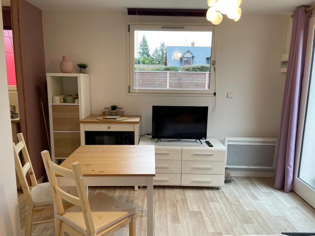 Joli petit STUDIO 2 Menneval Extérieur photo